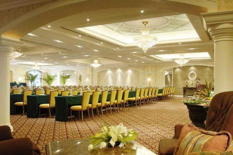 Howard Johnson Regal Court Hotel Beijing Exterior photo